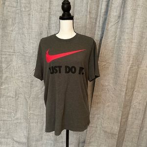 Men’s Nike Shirt
